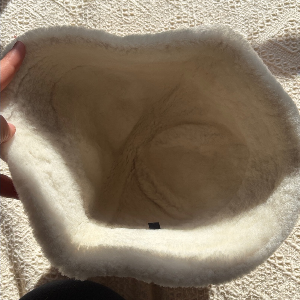 East Perry Santa Fe Sheepskin bucket hat - Picture 4 of 5
